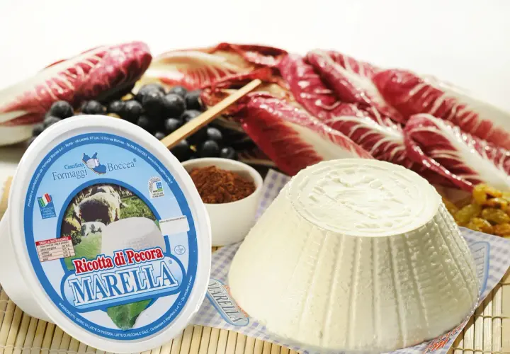 Ricotta di pecora, un prodotto fresco e genuino. Scopri come si fa la ricotta di pecora con ingredienti selezionati.