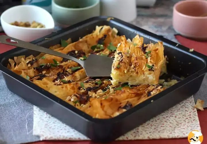 Torta salata croccante con caprino e noci, una delle tante ricette con caprino perfette per ogni occasione.