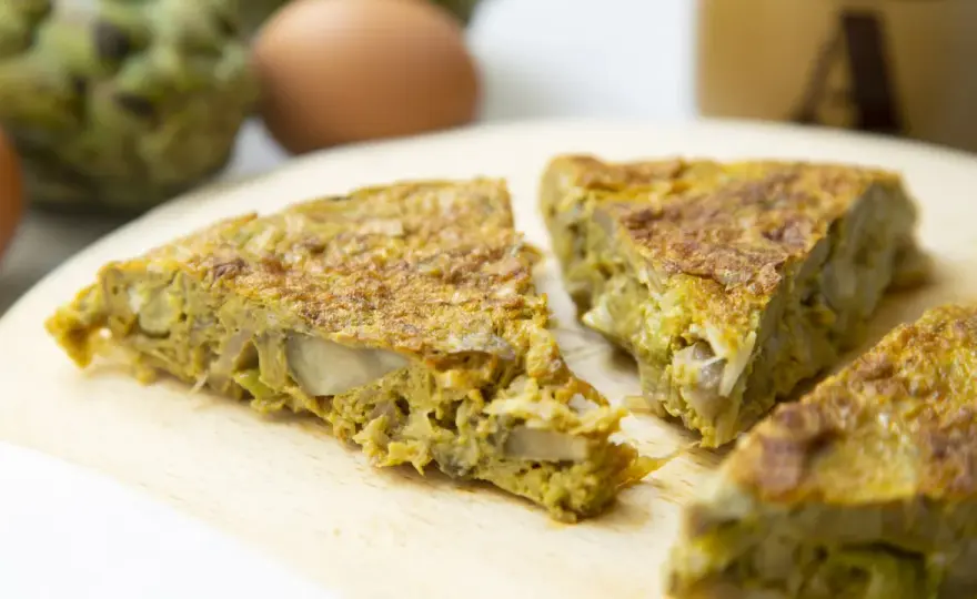 Frittata con pecorino morbida e dorata, anche al forno