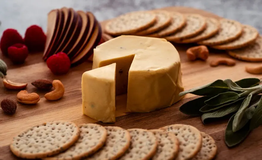 Formaggi vegani, come sceglierli e usarli in cucina