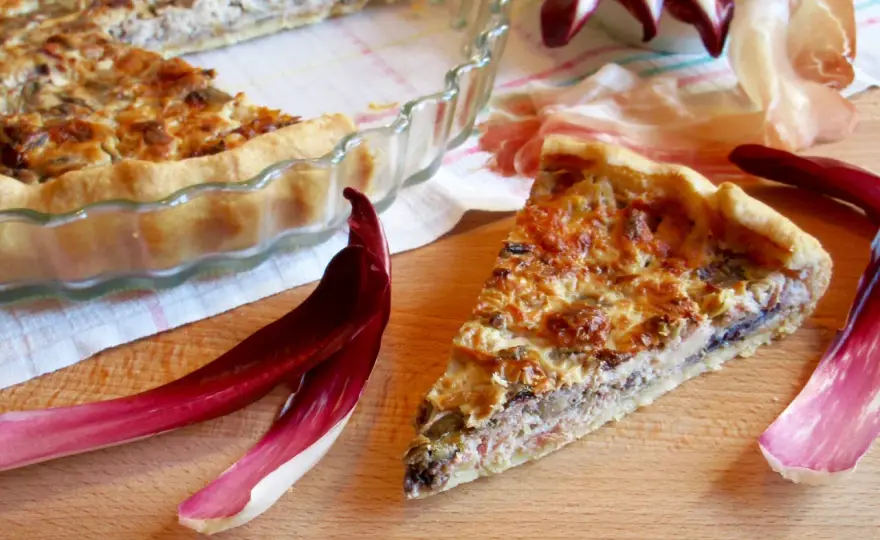 Torta salata al Taleggio con radicchio e speck - ricetta