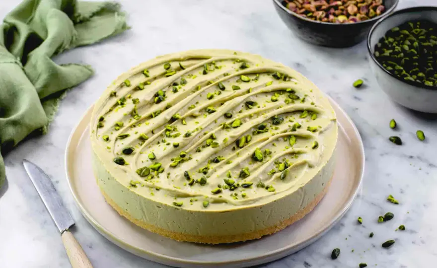 Cheesecake al pistacchio senza cottura, cremosa e facile