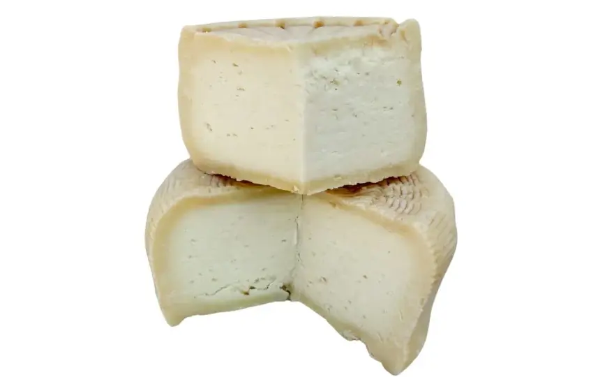Caprino o pecorino? Come scegliere il formaggio giusto