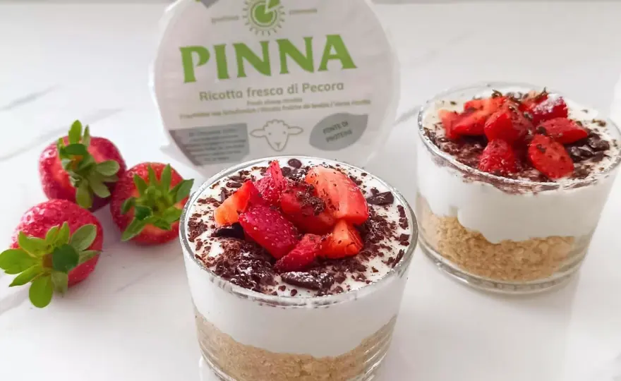 Dolce al bicchiere con ricotta - 3 varianti facili senza forno
