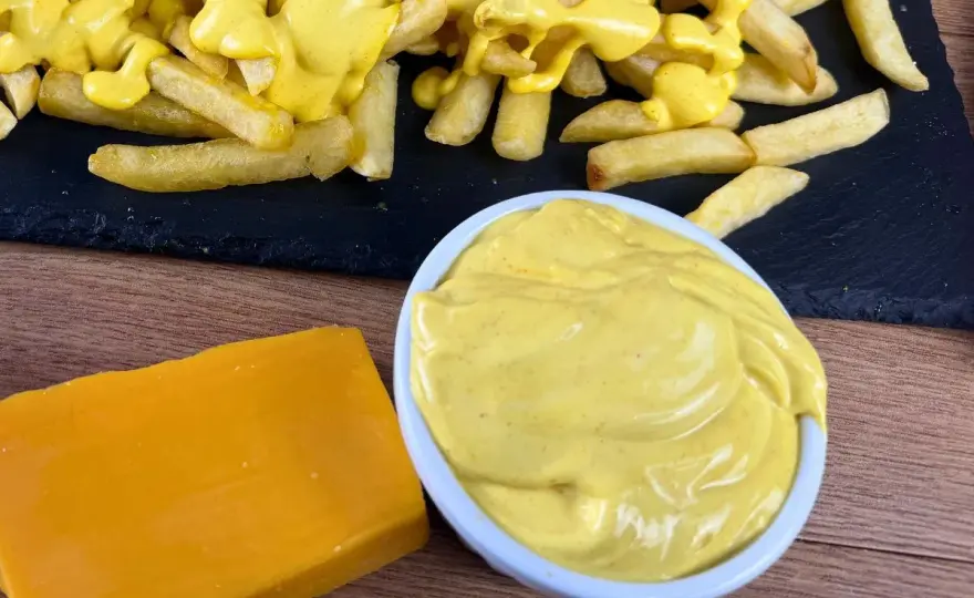 Salsa al Cheddar Perfetta - Ricetta Cremosa e Senza Grumi