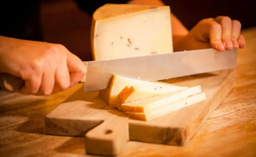 Taglio del formaggio - Guida per degustazioni perfette