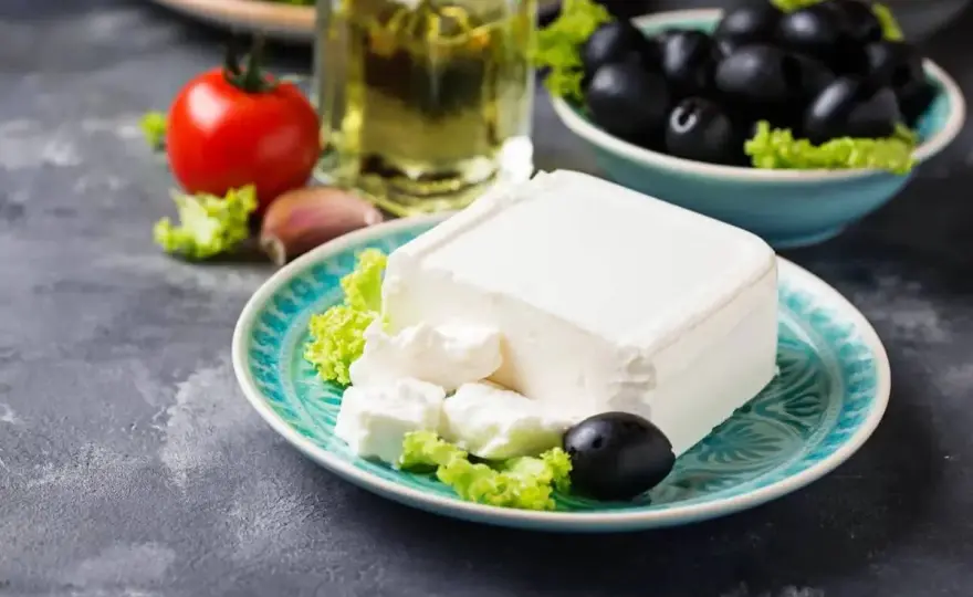Feta, proprietà e valori nutrizionali - come usarla bene