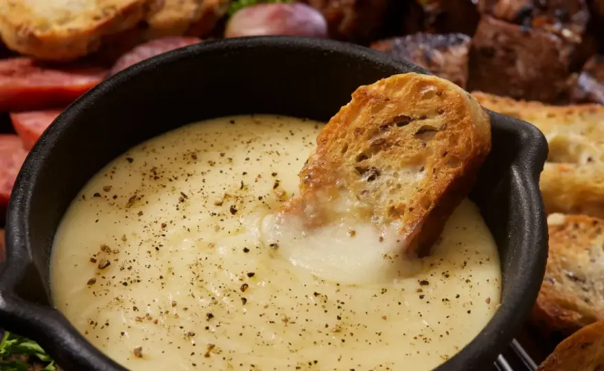 Fonduta di formaggio cremosa con Fontina, senza errori