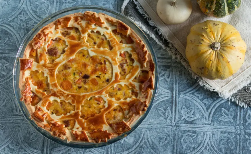 Torta salata zucca, salsiccia e stracchino croccante