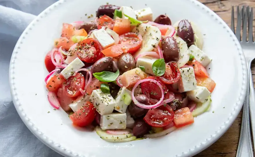 Insalata con Feta Perfetta - I Segreti per un Gusto Unico