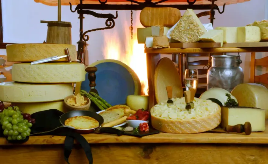 Formaggi semiduri italiani: guida completa a scelta e abbinamenti