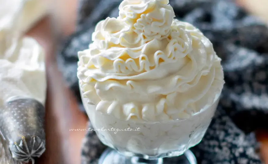 Crema al latte perfetta - come farcirla senza sbagliare