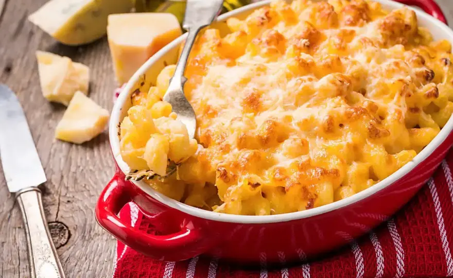 Mac and cheese cremoso con formaggi italiani - anche al forno